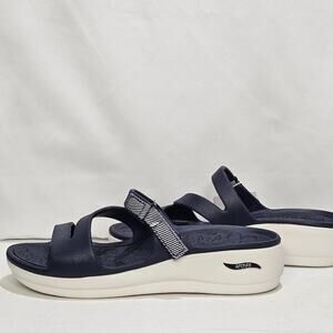 Skechers Women's Foamies Arch Fit Ascend-Admired Sandals Size 9  Navy  NWT